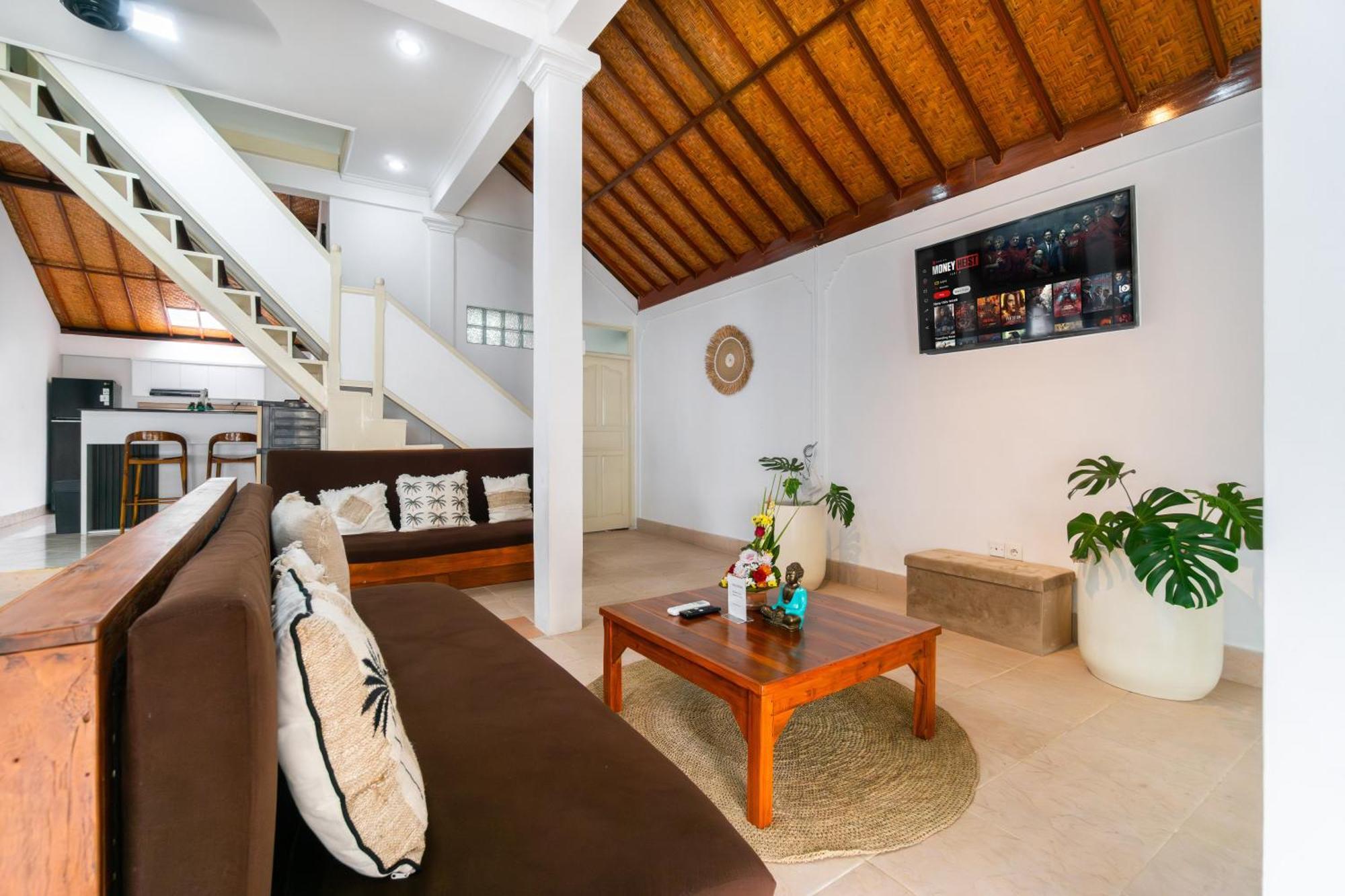 Putri Mila Villa *